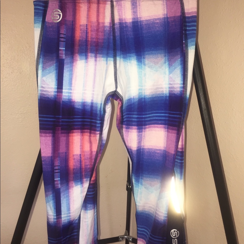 NWOT SKINS A200 Compression Capri Tights Small
